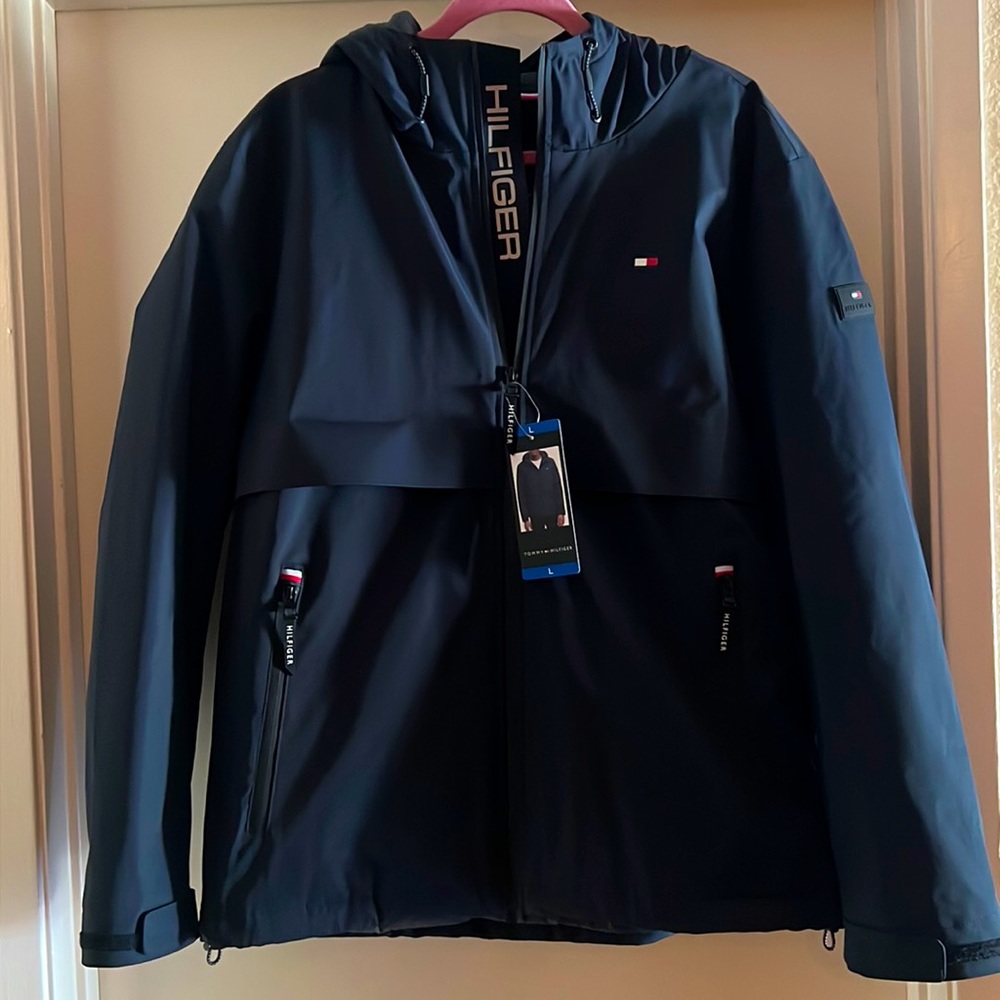NWT Tommy Hilfiger Lightweight Stretch Rain Jacket L